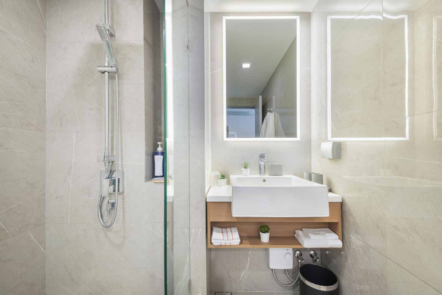 Ideas para maximizar el espacio en baños pequeños