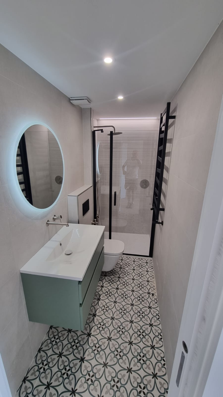 ¿Cómo decorar un baño pequeño?