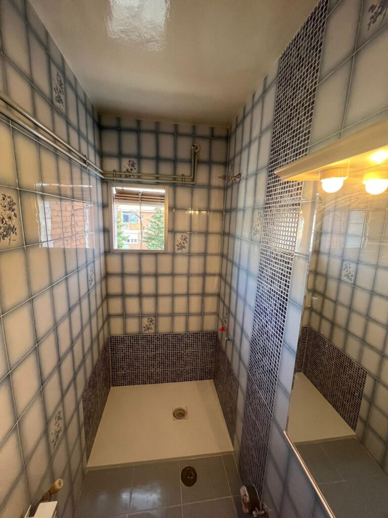cambiar la bañera por ducha sin tocar azulejos